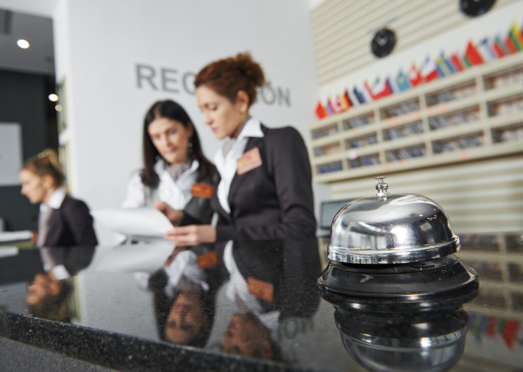 Oversee adds hotel reshopping